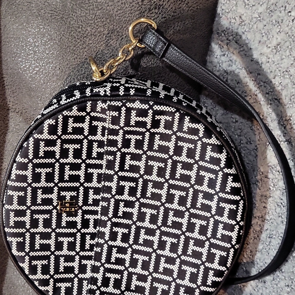 Tommy Hilfiger Crossbody Bag - Picture 3 of 12